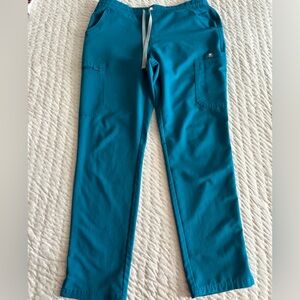 Figs Women’s medium scrub set pacific blue